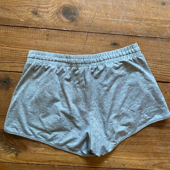 Bandier we over me shorts - Picture 3 of 3